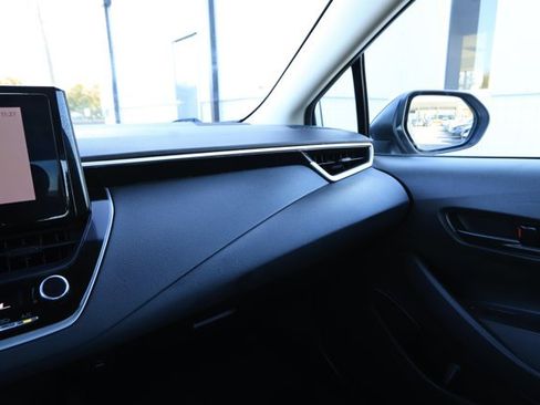 Used 2023 Toyota Corolla LE image 23