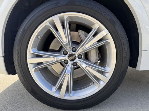 Used 2023 Audi Q8 Premium w/ Convenience Package image 4