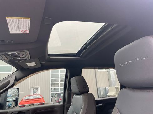 Used 2023 GMC Sierra 3500 Denali w/ Denali Ultimate Package image 26