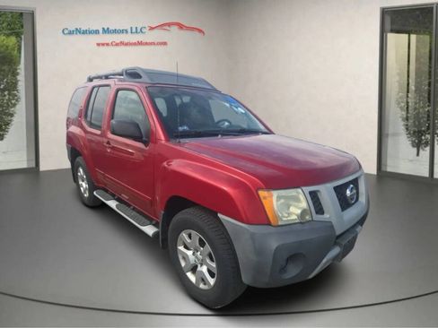 Used 2010 Nissan Xterra SE image 2