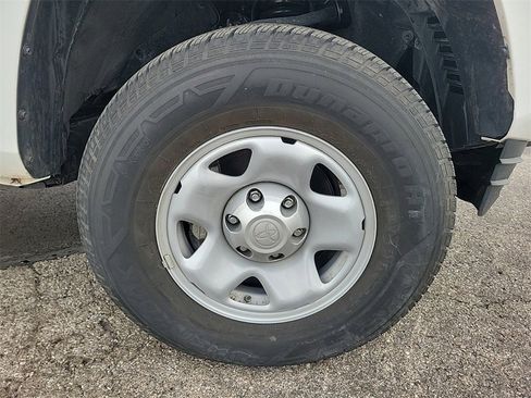 Used 2023 Toyota Tacoma SR image 5