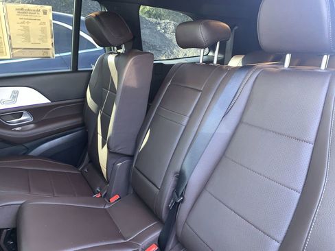 Used 2022 Mercedes-Benz GLS 450 4MATIC image 11