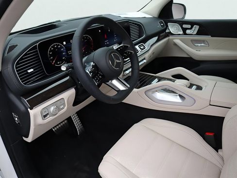 New 2026 Mercedes-Benz GLS 450 4MATIC image 37