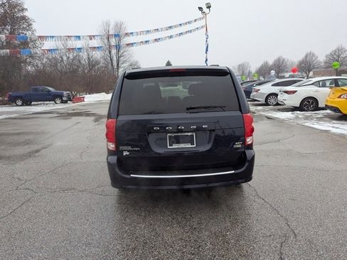 Used 2014 Dodge Grand Caravan SXT image 4