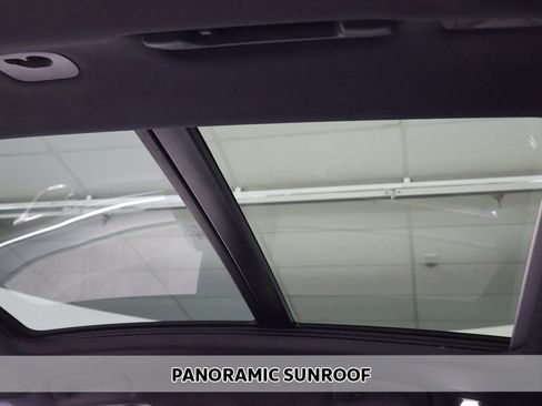 Used 2022 Porsche Macan image 4