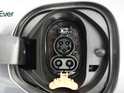 Used 2022 Chevrolet Bolt EUV Premier w/ Super Cruise Package image 10