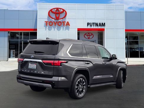 Used 2023 Toyota Sequoia Limited image 4