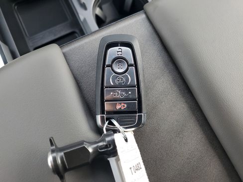 New 2026 Ford F450 Platinum w/ Platinum Plus Package image 23