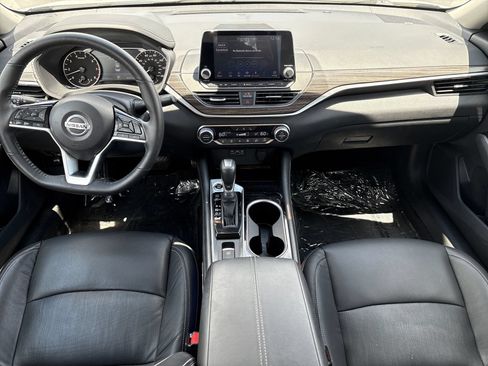 Used 2022 Nissan Altima 2.5 Platinum AWD/4WD image 2