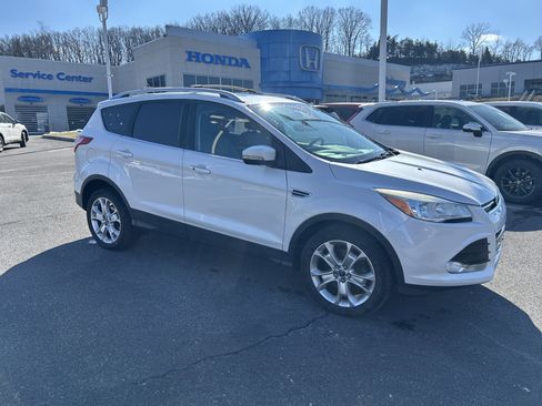 Used 2016 Ford Escape Titanium image 4