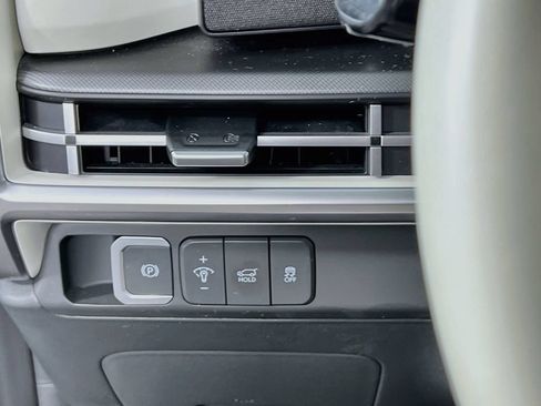 Certified 2025 Hyundai Santa Fe SE AWD/4WD image 10
