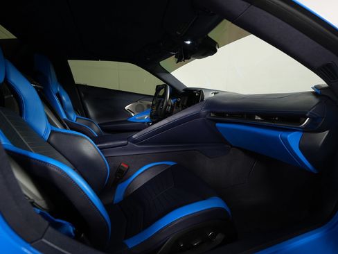Used 2024 Chevrolet Corvette Stingray Premium Conv w/ Battery Protection Package RWD image 6