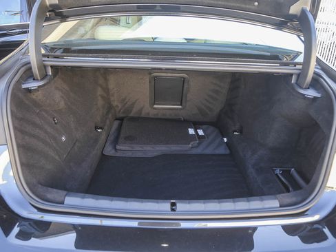 Used 2025 BMW 750e xDrive w/ Premium Package image 22