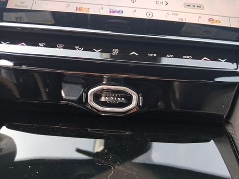 New 2026 Jeep Grand Cherokee Altitude image 28