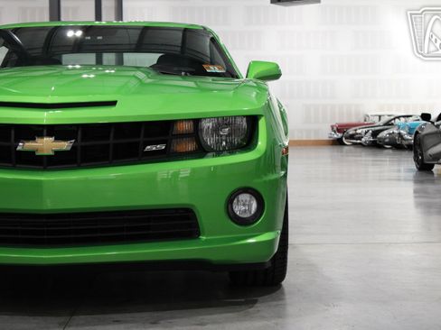 Used 2011 Chevrolet Camaro SS image 38