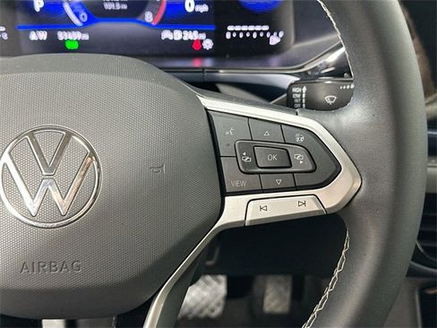 Used 2024 Volkswagen Taos SE image 22