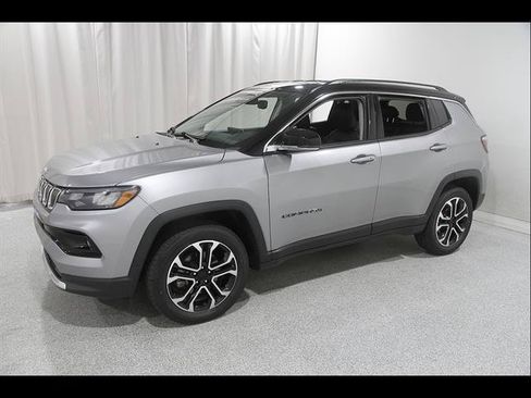 Used 2022 Jeep Compass Limited AWD/4WD image 3