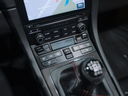 Used 2019 Porsche 911 Speedster RWD image 46