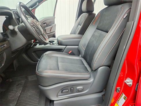 Used 2024 Nissan Titan PRO-4X w/ Off Road Protection Package image 19