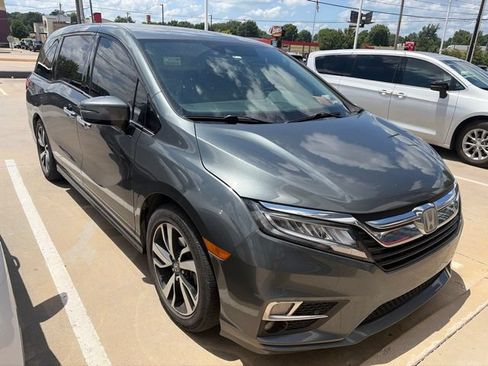 Used 2020 Honda Odyssey Elite image 3