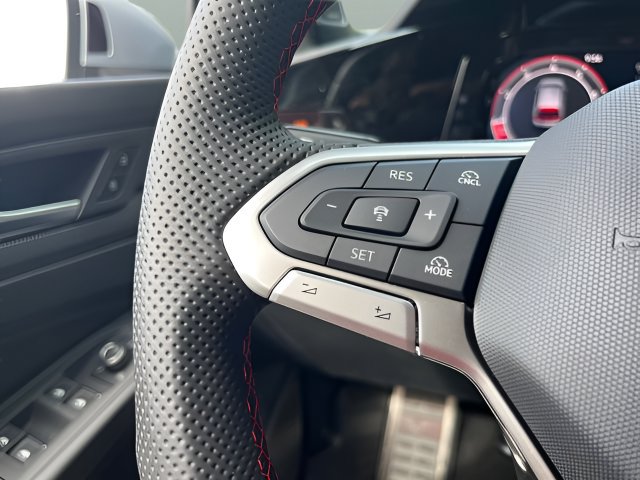 New 2026 Volkswagen GTI SE FWD image 18