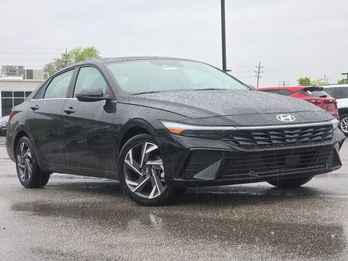 New 2026 Hyundai Elantra Limited FWD image 2