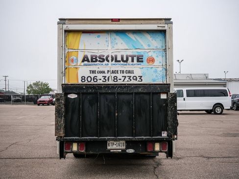 Used 2017 Chevrolet Express 3500 RWD image 6