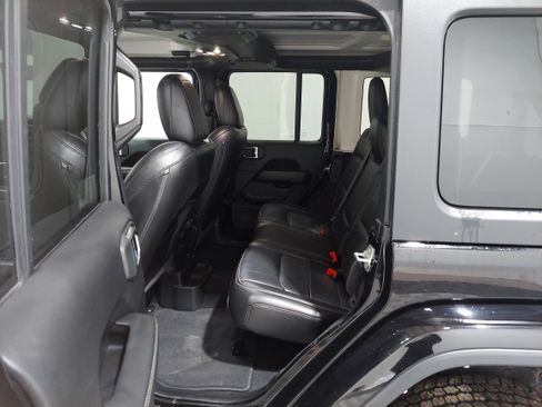 Used 2021 Jeep Wrangler Unlimited Sahara w/ Uconnect 4C Nav & Sound Group image 16