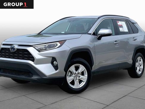 Used 2019 Toyota RAV4 XLE AWD/4WD image 1