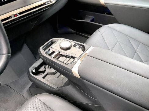 Used 2024 BMW iX xDrive50 image 18