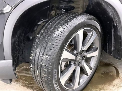 Certified 2024 Honda Pilot Touring image 34