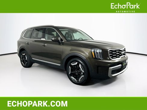 Used 2025 Kia Telluride S FWD image 1