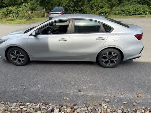 Used 2019 Kia Forte LXS FWD image 8