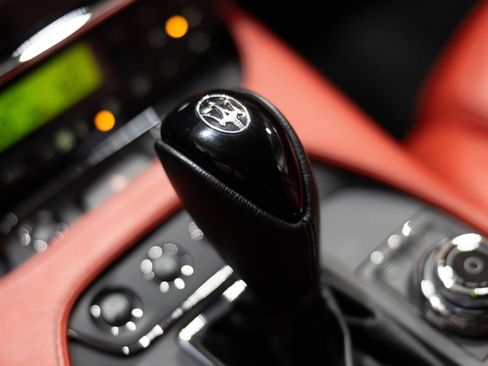 Used 2018 Maserati GranTurismo Sport RWD image 46