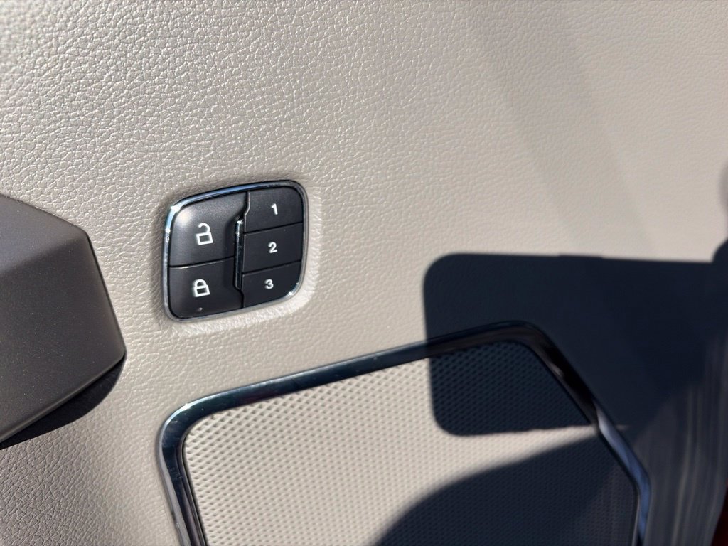 Used 2017 Ford F150 Lariat RWD image 12