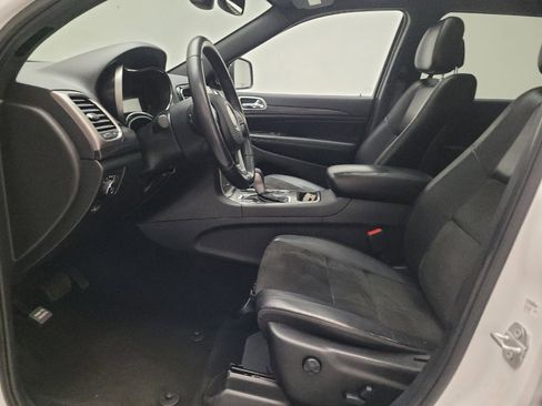 Used 2019 Jeep Grand Cherokee Altitude RWD image 17