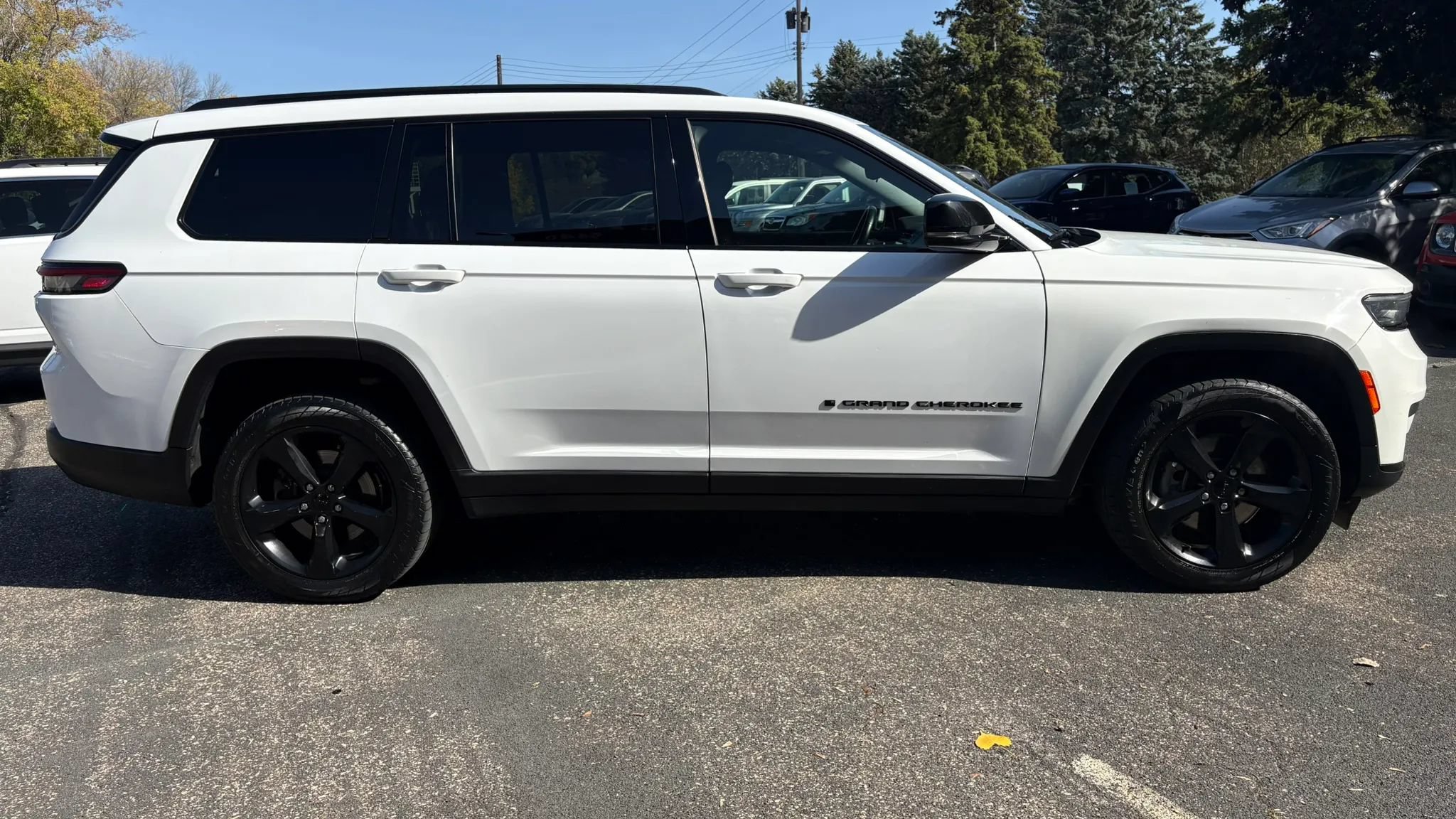 Used 2021 Jeep Grand Cherokee L Laredo AWD/4WD image 11