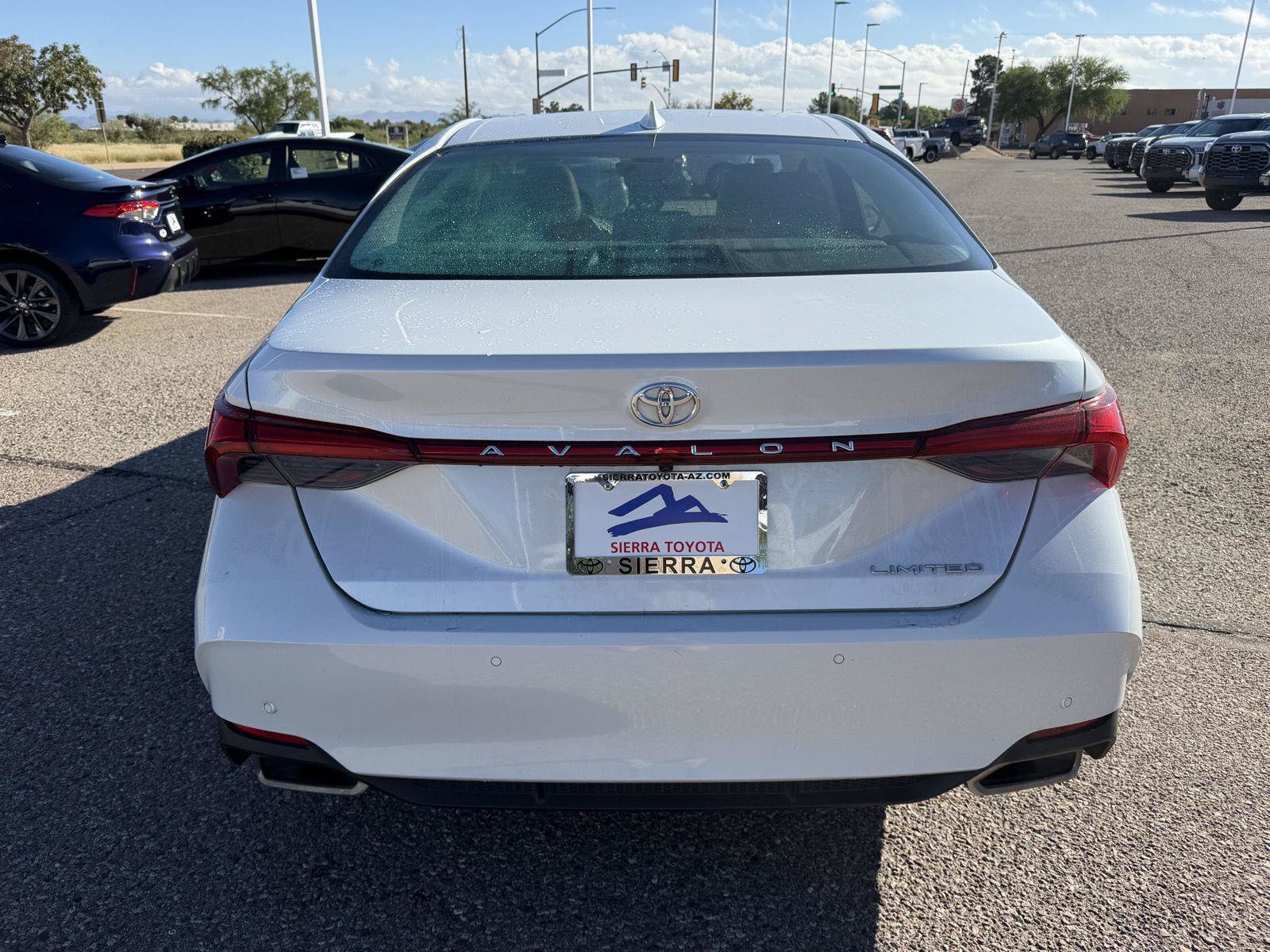 Used 2020 Toyota Avalon Limited w/ Advanced Safety Package FWD image 4