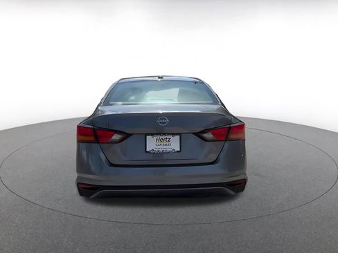 Used 2025 Nissan Altima 2.5 SV FWD image 12