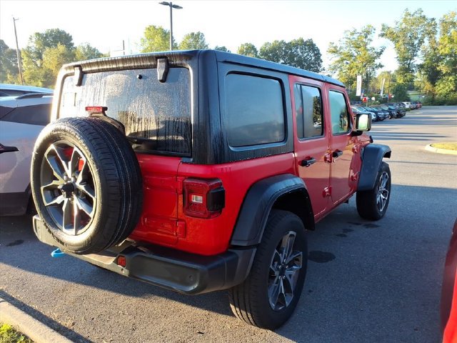 Used 2024 Jeep Wrangler Unlimited w/ Dual Top Group AWD/4WD image 9