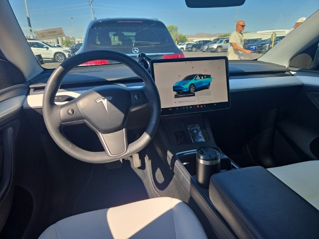 Used 2024 Tesla Model Y Long Range AWD/4WD image 4