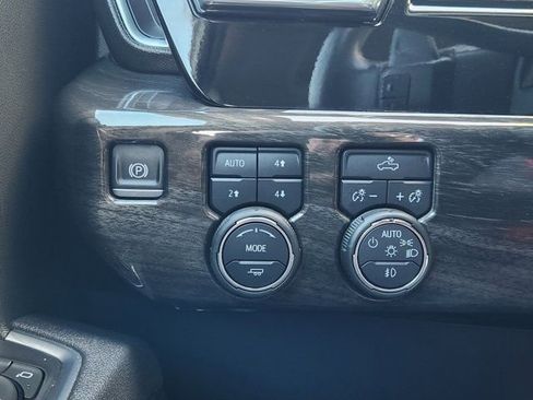 Used 2025 Chevrolet Silverado 1500 LT Trail Boss w/ Convenience Package II image 24