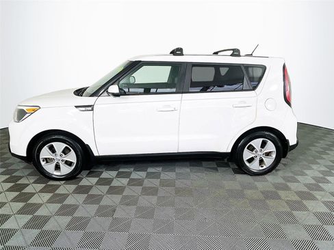 Used 2016 Kia Soul w/ Convenience Package FWD image 4