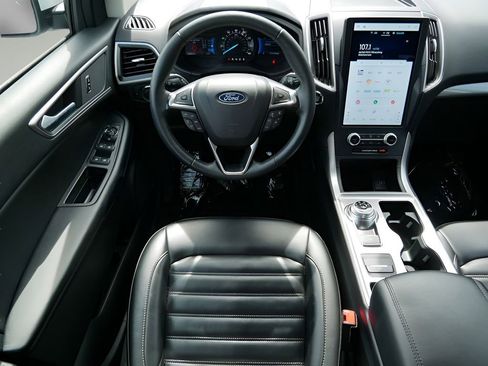 Used 2024 Ford Edge SEL w/ Convenience Package image 13