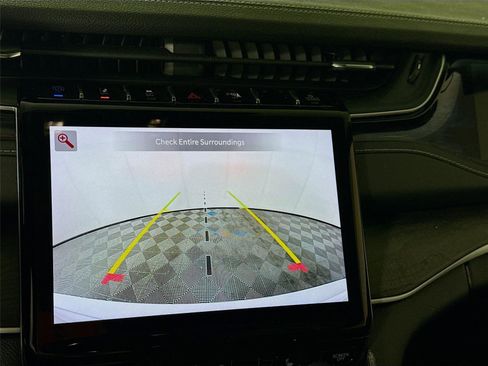 Used 2023 Jeep Grand Cherokee 4X4 image 8