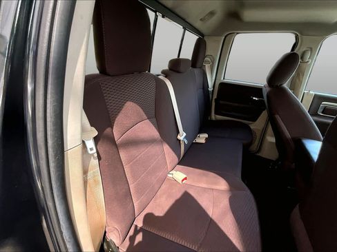 Used 2016 RAM 1500 Classic SLT RWD image 20