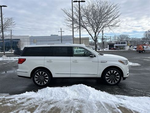 Used 2021 Lincoln Navigator Reserve w/ Luxury Package image 9