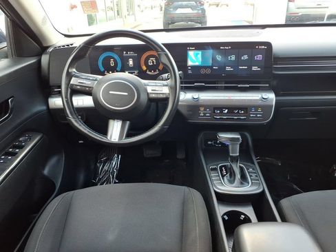 Used 2025 Hyundai Kona SEL FWD image 21