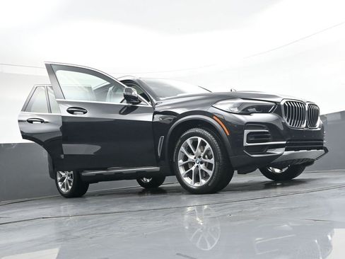 Used 2023 BMW X5 xDrive40i AWD/4WD image 45