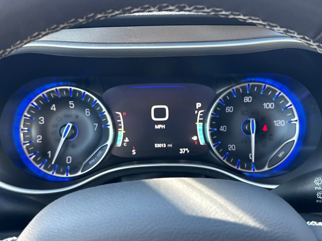 Used 2024 Chrysler Pacifica Touring-L FWD image 20
